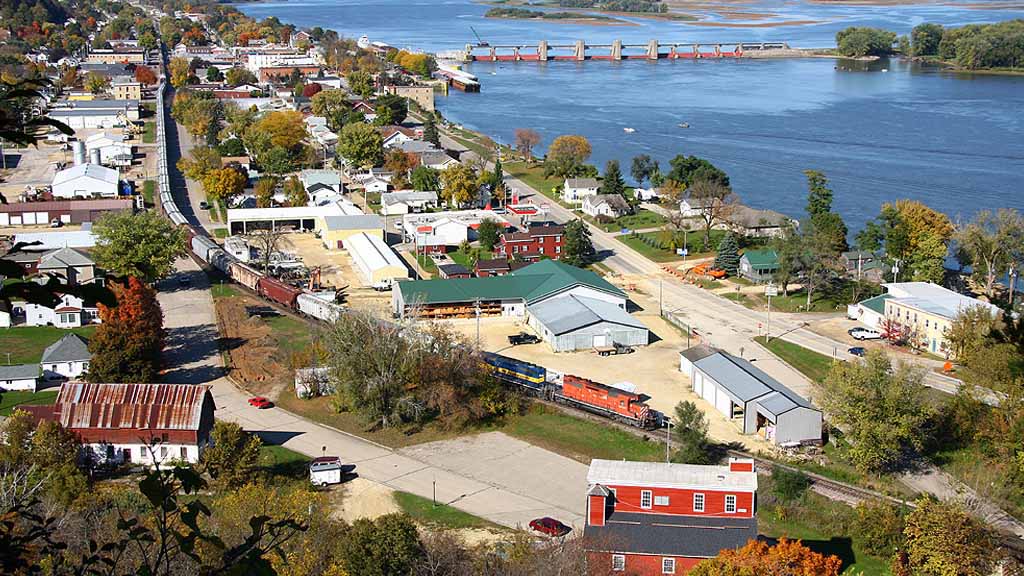 Aerial image of Bellevue, Iowa with Mississippi River in background